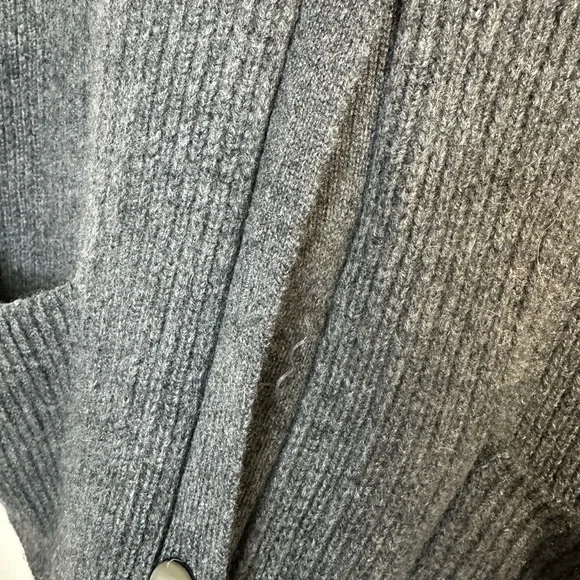 Forte Cashmere 100% Cashmere Gray Wide Lapel Buttoned Cardigan Sweater Lrg Flaw - Picture 4 of 6